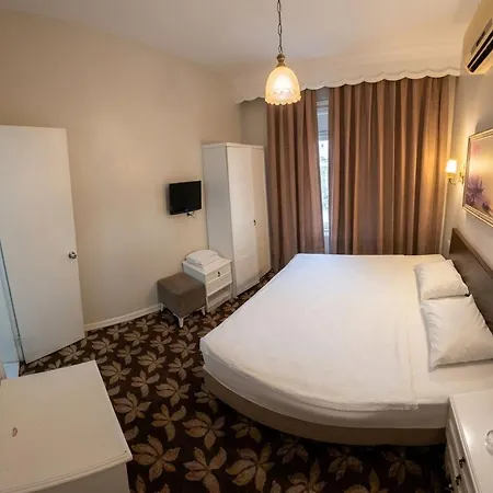 Hotel Licus 3*