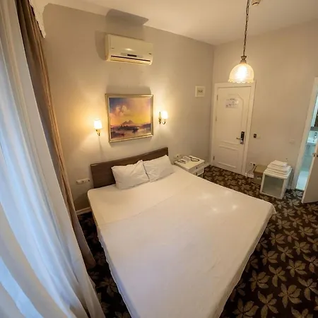 Hotel Licus 3*